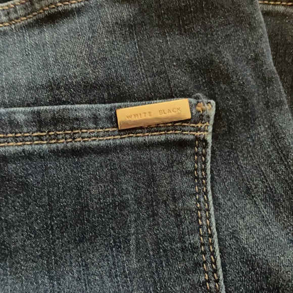 White House Black market medium wash skinny crop jeans - Picture 3 of 3